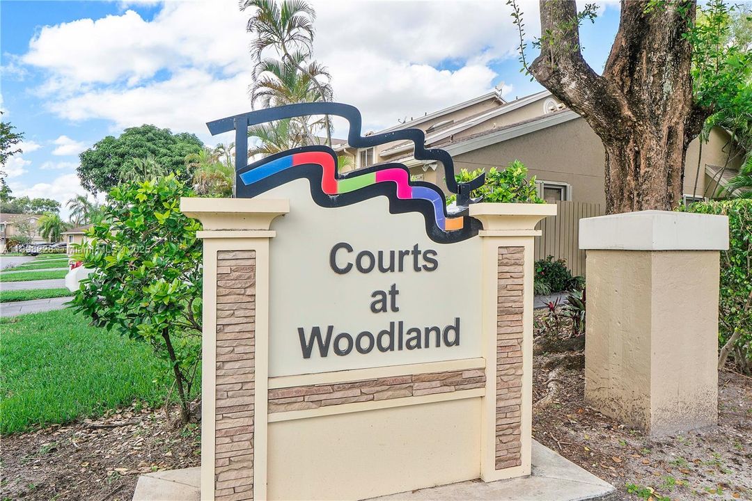 En Venta: $275,000 (4 camas, 3 baños, 2170 Pies cuadrados)