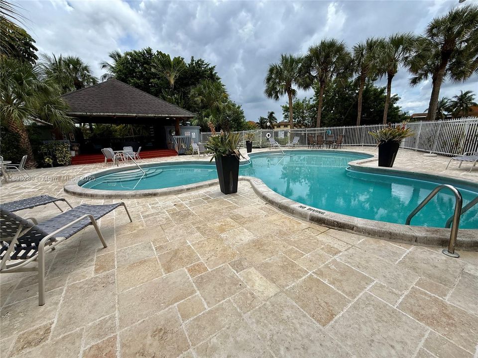 Под контрактом: $1,900 (1 спален, 1 ванн, 860 Квадратных фут)