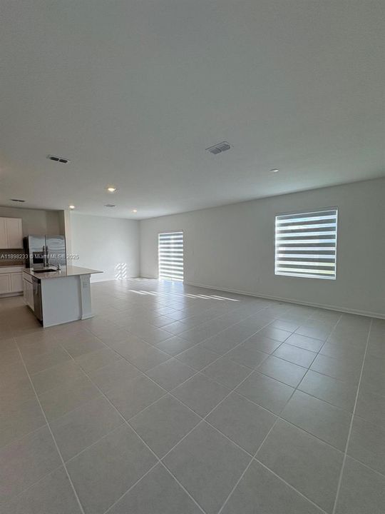 Recently Rented: $2,100 (4 beds, 2 baths, 0 Square Feet)