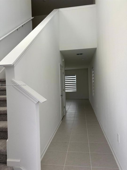 Recently Rented: $2,100 (4 beds, 2 baths, 0 Square Feet)