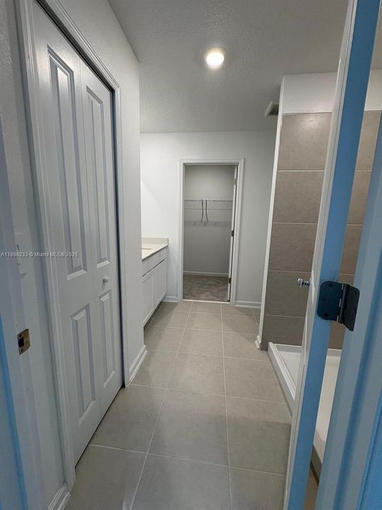 Recently Rented: $2,100 (4 beds, 2 baths, 0 Square Feet)