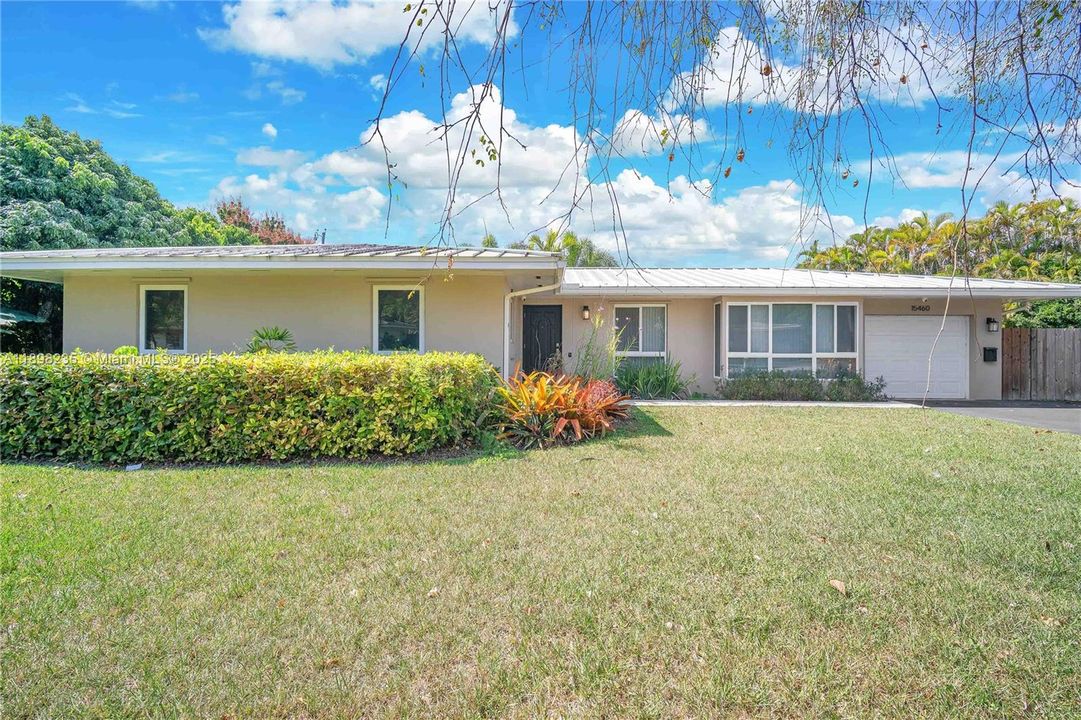 En Renta: $4,700 (3 camas, 2 baños, 1616 Pies cuadrados)