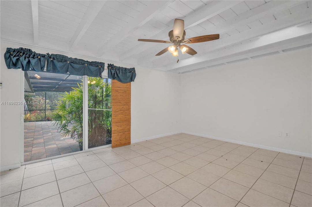 En Renta: $4,700 (3 camas, 2 baños, 1616 Pies cuadrados)