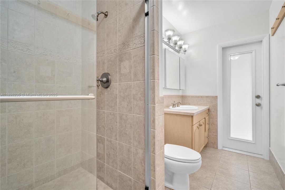 En Renta: $4,700 (3 camas, 2 baños, 1616 Pies cuadrados)