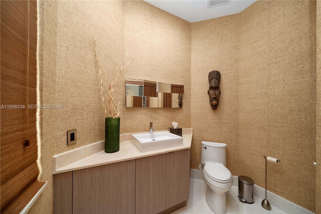 En Venta: $2,695,000 (4 camas, 4 baños, 3200 Pies cuadrados)