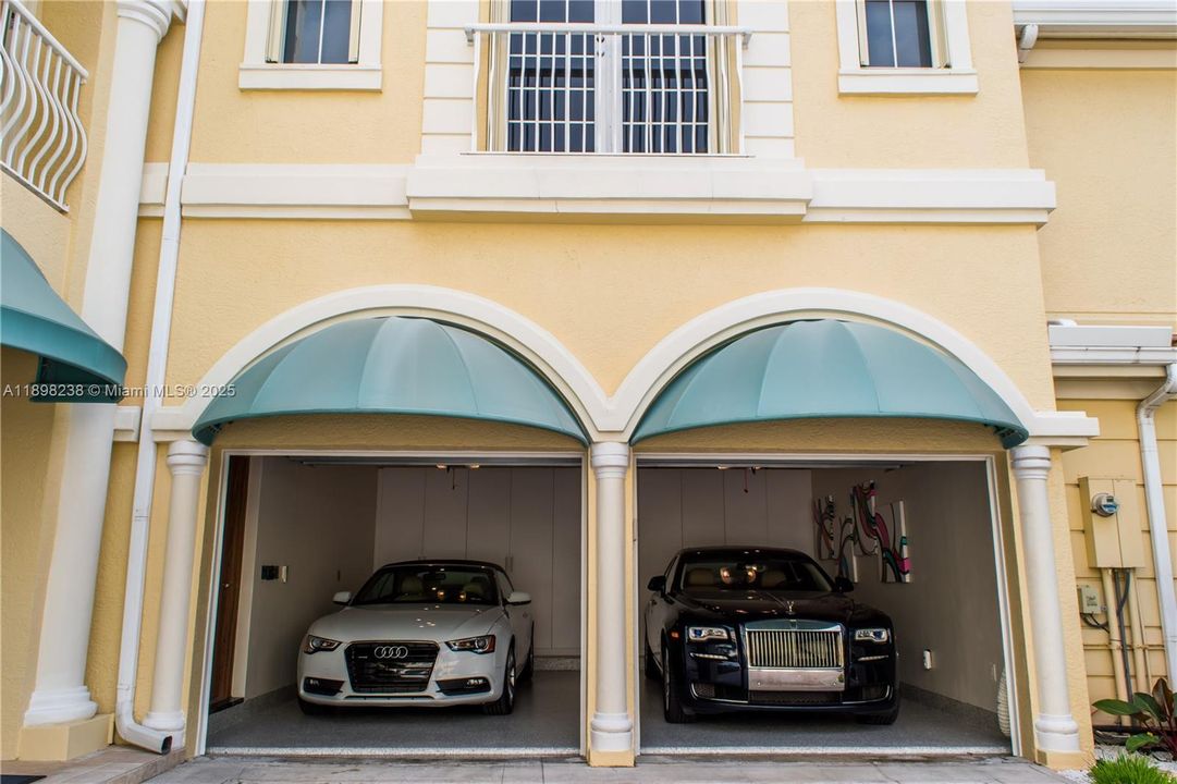 For Sale: $2,800,000 (4 beds, 4 baths, 3200 Square Feet)