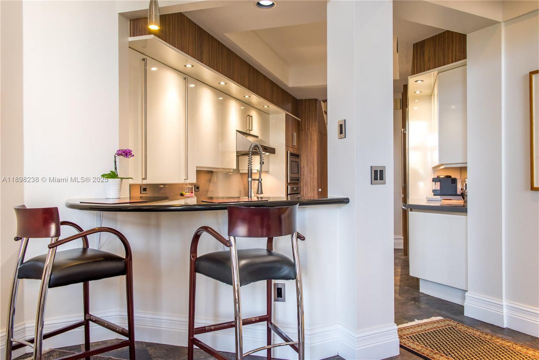 For Sale: $2,800,000 (4 beds, 4 baths, 3200 Square Feet)