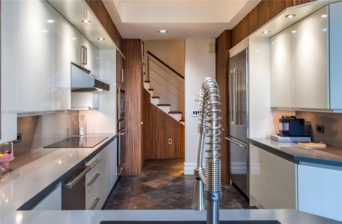 For Sale: $2,800,000 (4 beds, 4 baths, 3200 Square Feet)