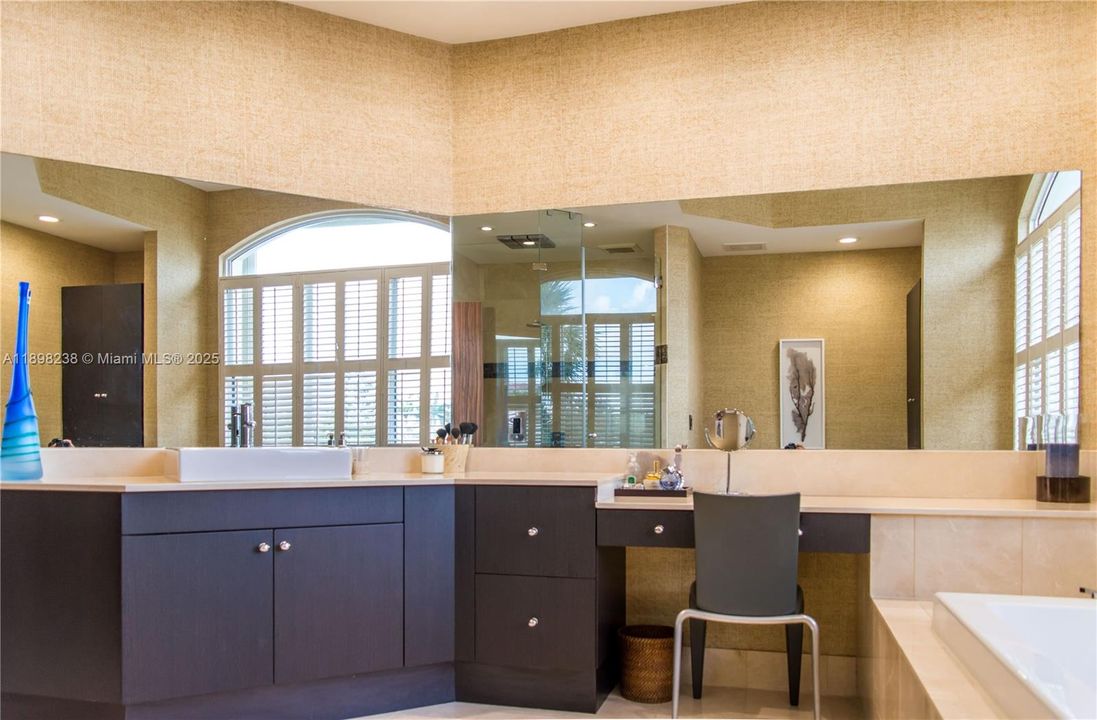 For Sale: $2,800,000 (4 beds, 4 baths, 3200 Square Feet)