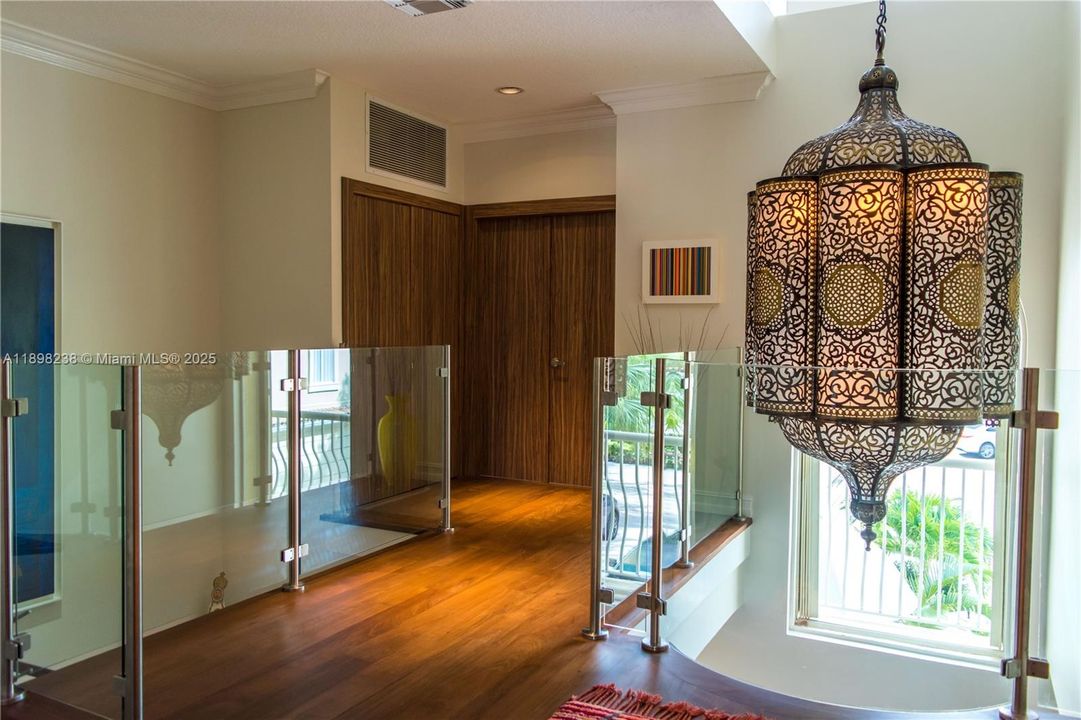 For Sale: $2,800,000 (4 beds, 4 baths, 3200 Square Feet)