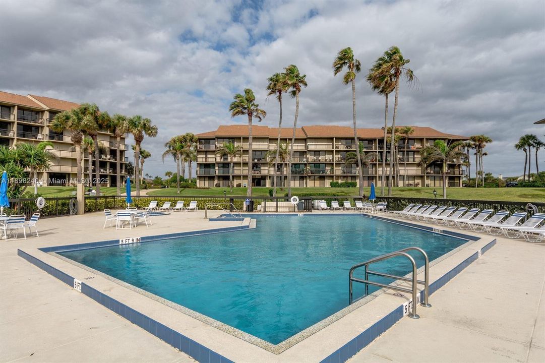 Recently Rented: $8,200 (2 beds, 2 baths, 1332 Square Feet)