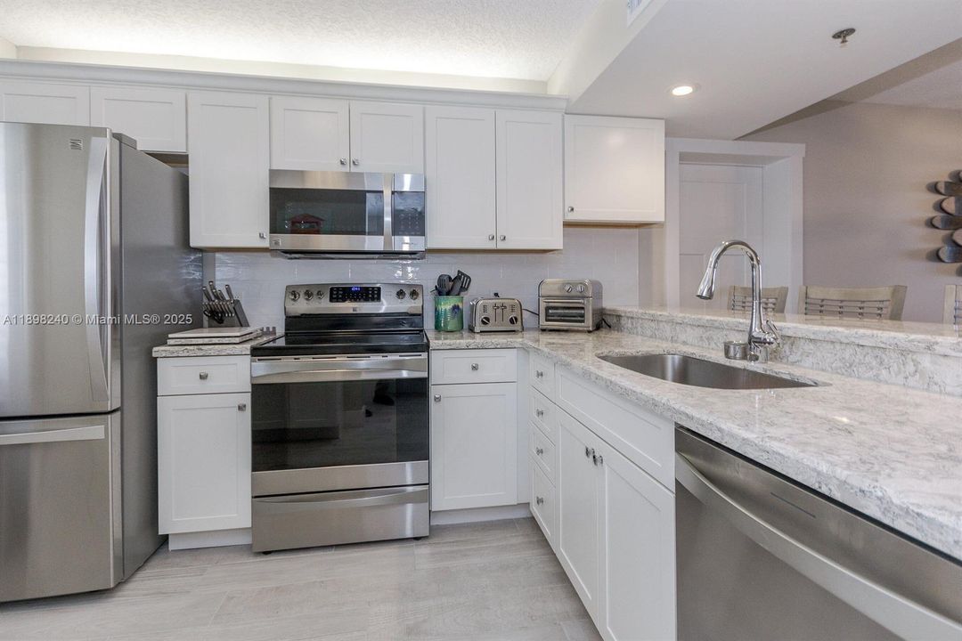 Recently Rented: $8,200 (2 beds, 2 baths, 1332 Square Feet)