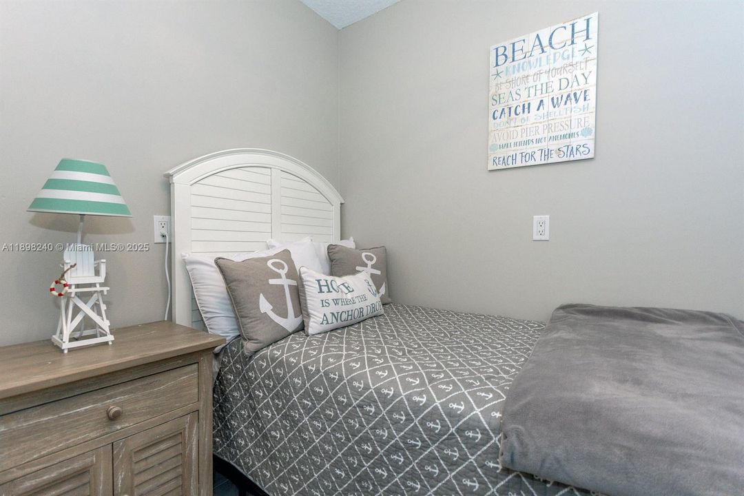 Recently Rented: $8,200 (2 beds, 2 baths, 1332 Square Feet)