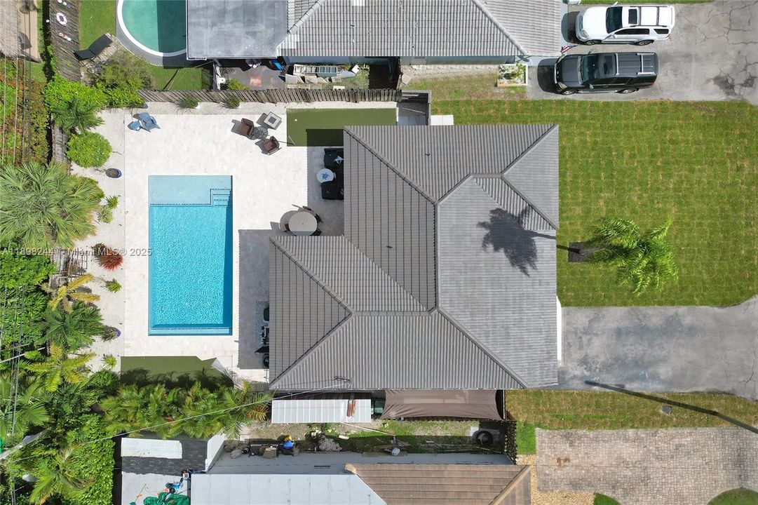 Active With Contract: $614,900 (3 beds, 2 baths, 1176 Square Feet)