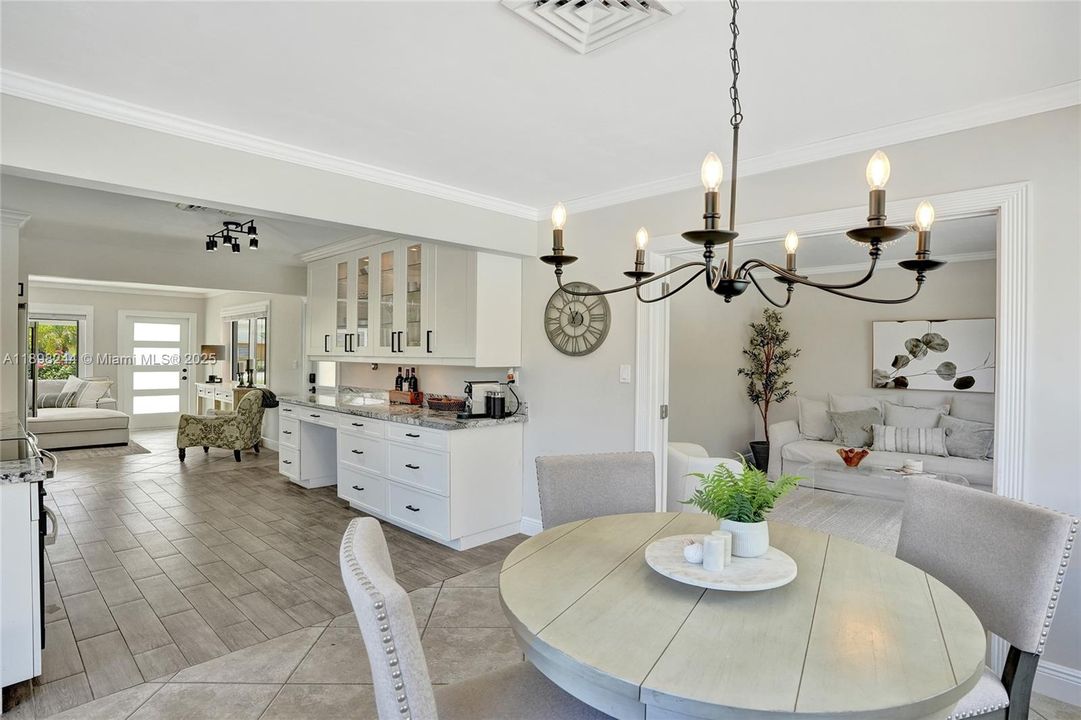 Active With Contract: $614,900 (3 beds, 2 baths, 1176 Square Feet)