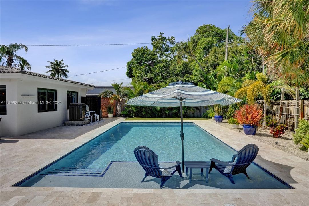 Active With Contract: $614,900 (3 beds, 2 baths, 1176 Square Feet)