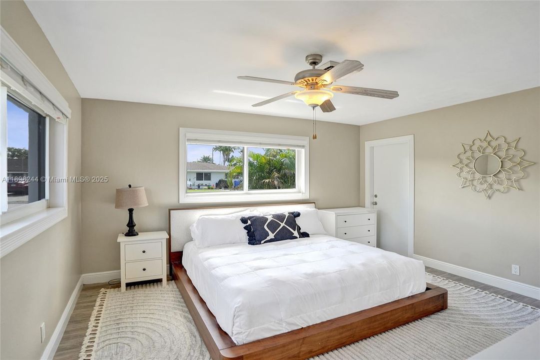 Active With Contract: $614,900 (3 beds, 2 baths, 1176 Square Feet)