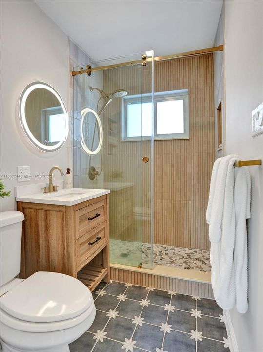 Active With Contract: $614,900 (3 beds, 2 baths, 1176 Square Feet)