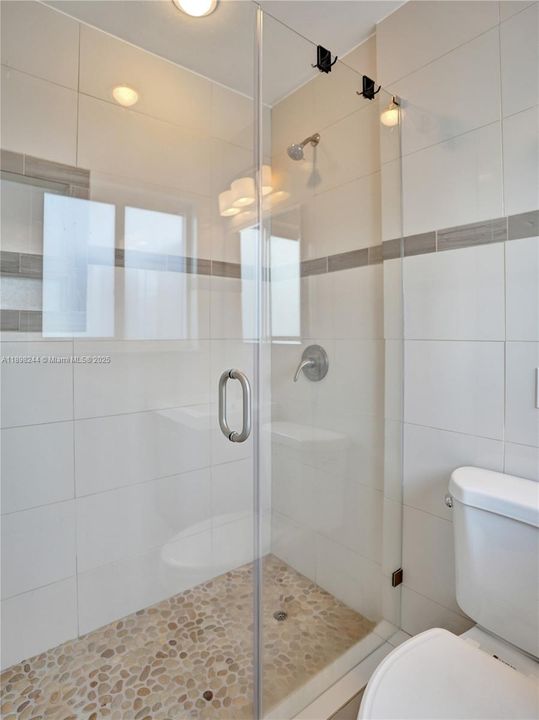 Active With Contract: $614,900 (3 beds, 2 baths, 1176 Square Feet)