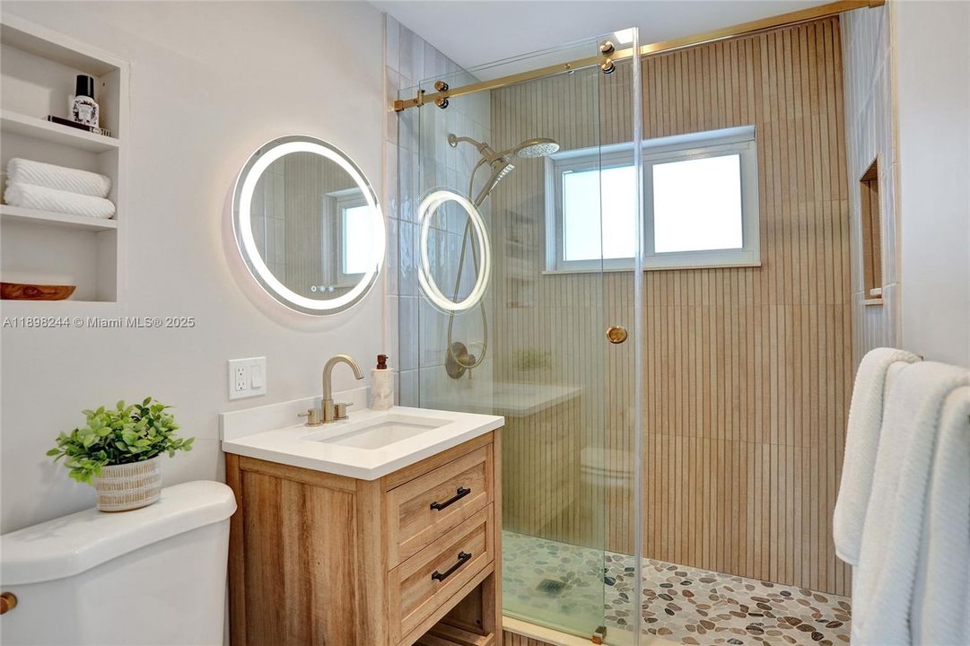 Active With Contract: $614,900 (3 beds, 2 baths, 1176 Square Feet)