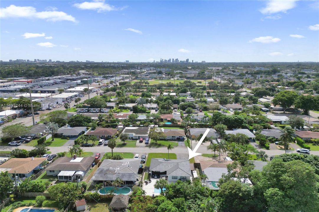Active With Contract: $614,900 (3 beds, 2 baths, 1176 Square Feet)