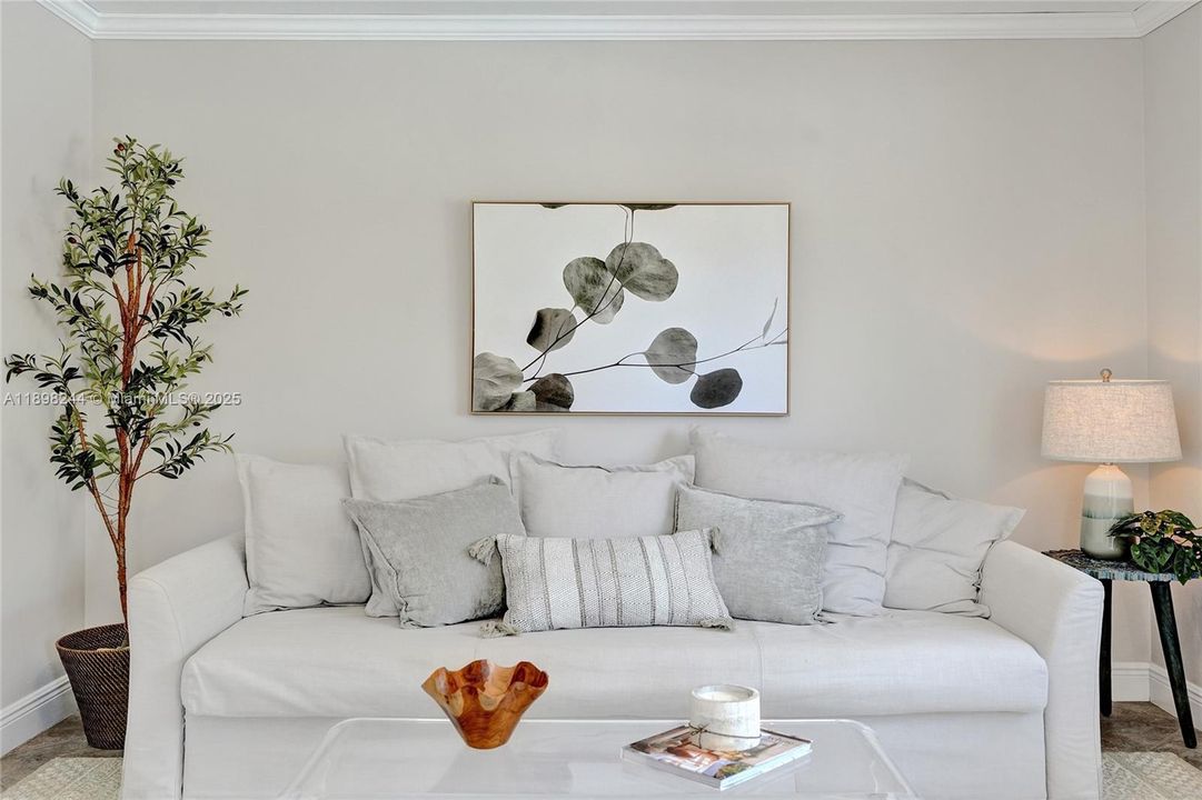 Active With Contract: $614,900 (3 beds, 2 baths, 1176 Square Feet)