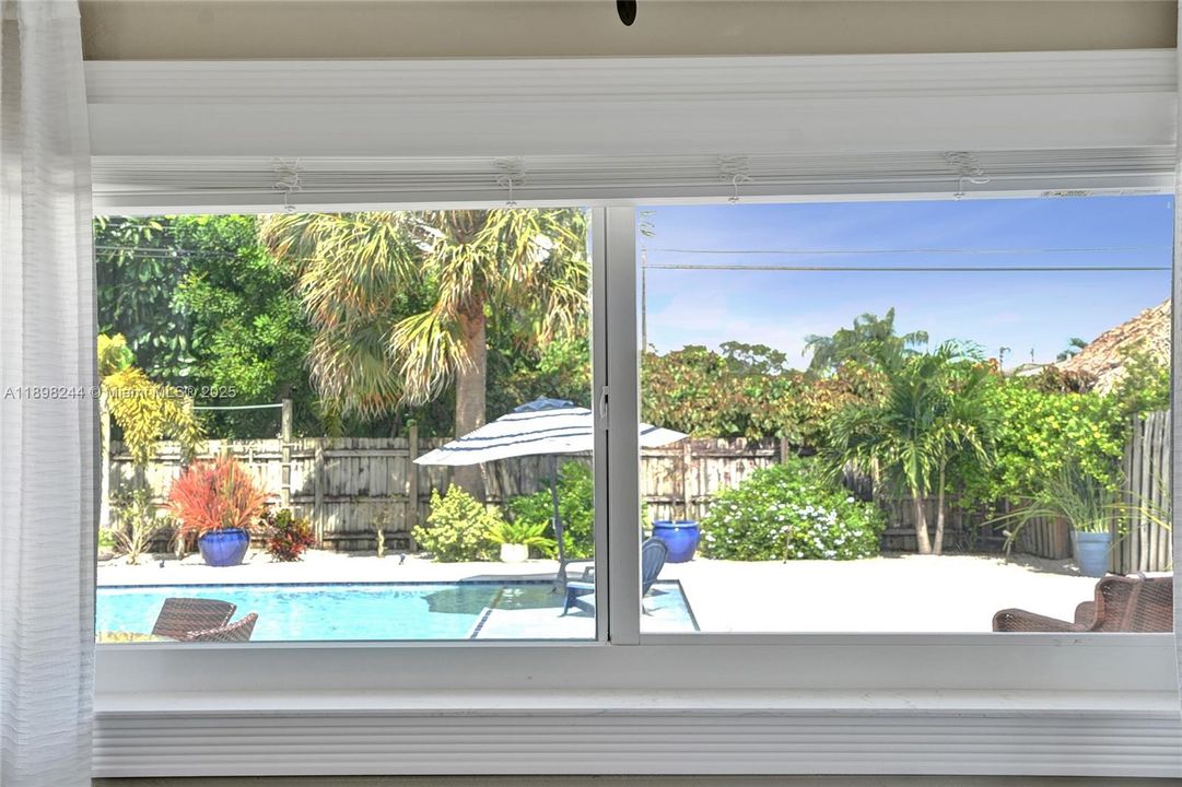 Active With Contract: $614,900 (3 beds, 2 baths, 1176 Square Feet)