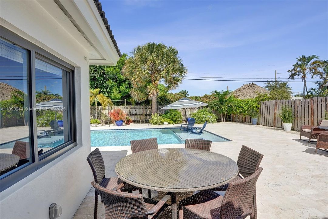 Active With Contract: $614,900 (3 beds, 2 baths, 1176 Square Feet)