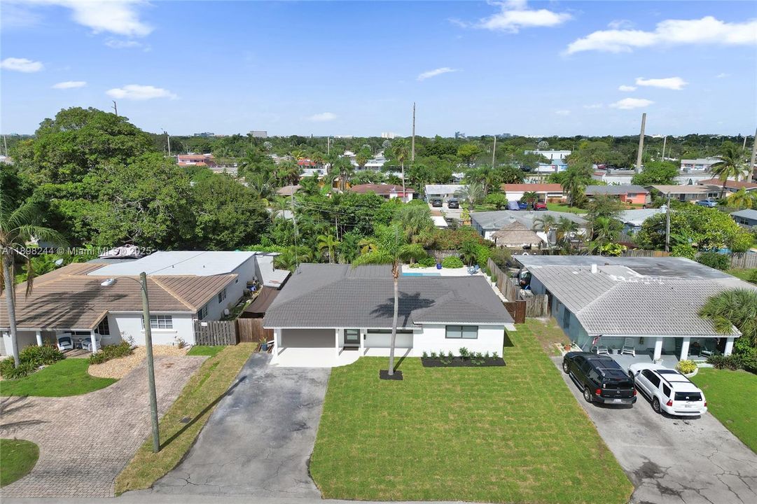 Active With Contract: $614,900 (3 beds, 2 baths, 1176 Square Feet)