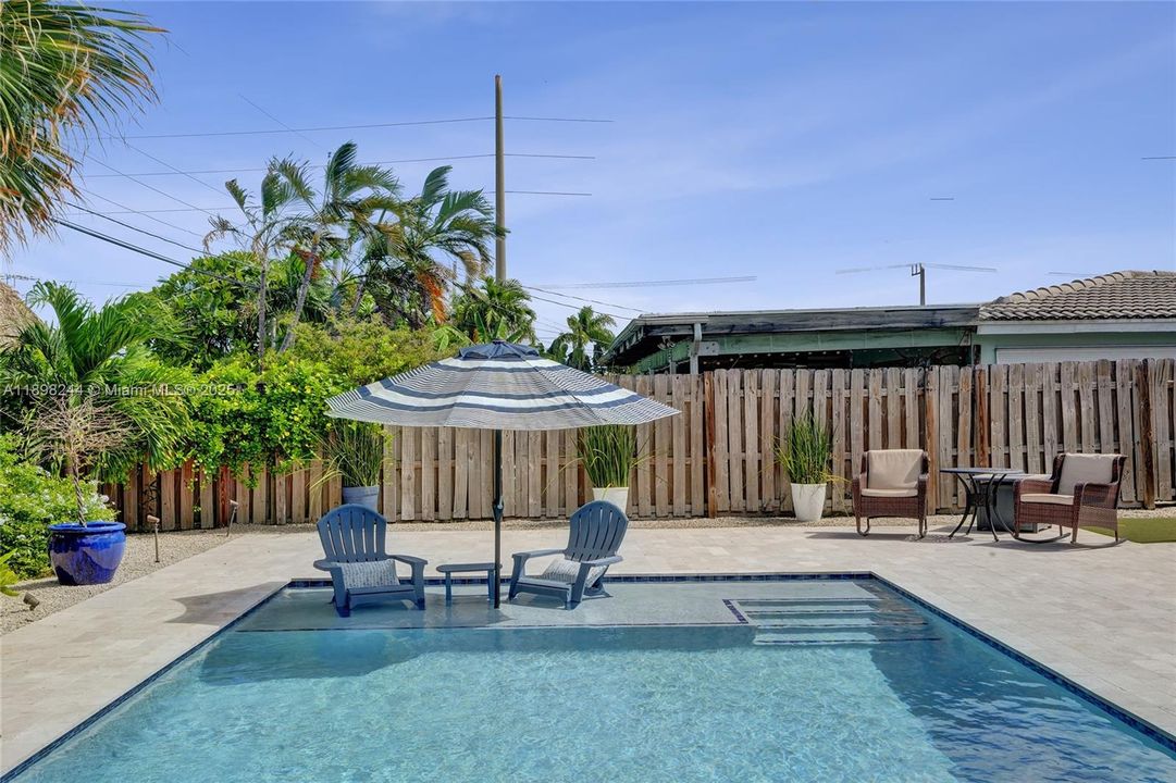 Active With Contract: $614,900 (3 beds, 2 baths, 1176 Square Feet)