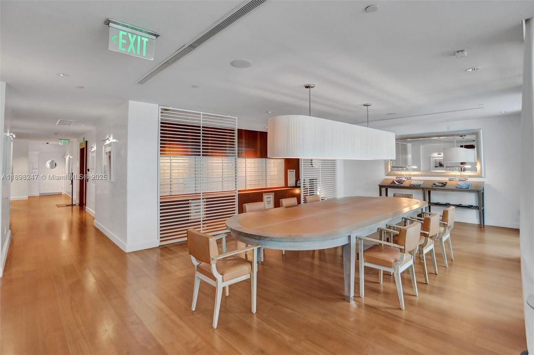 待售: $2,550,000 (2 贝兹, 2 浴室, 1756 平方英尺)