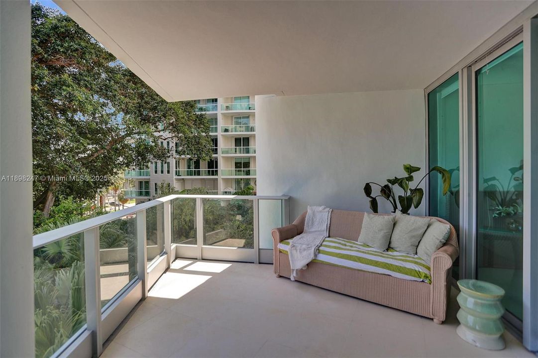 待售: $2,550,000 (2 贝兹, 2 浴室, 1756 平方英尺)