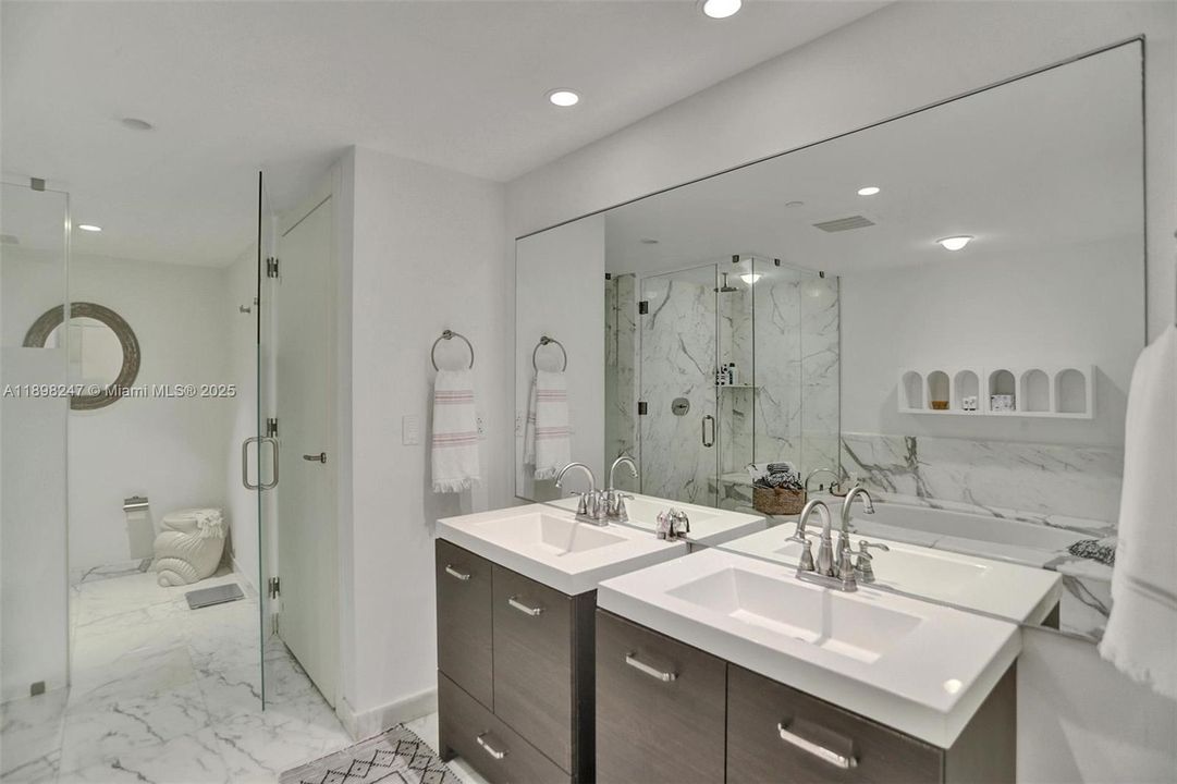 待售: $2,550,000 (2 贝兹, 2 浴室, 1756 平方英尺)