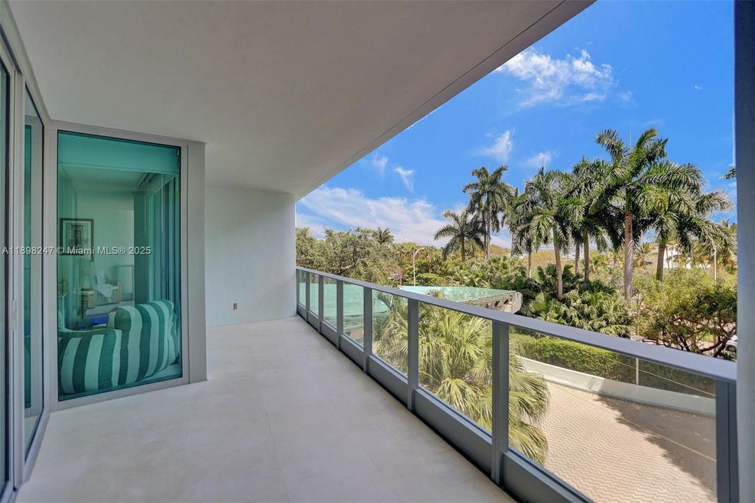 待售: $2,550,000 (2 贝兹, 2 浴室, 1756 平方英尺)