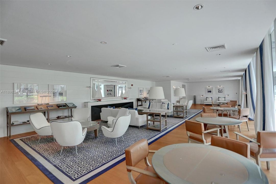 待售: $2,550,000 (2 贝兹, 2 浴室, 1756 平方英尺)