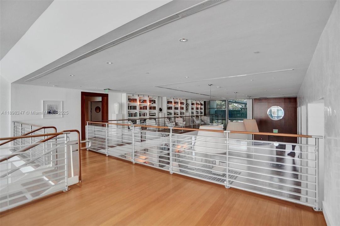 待售: $2,550,000 (2 贝兹, 2 浴室, 1756 平方英尺)