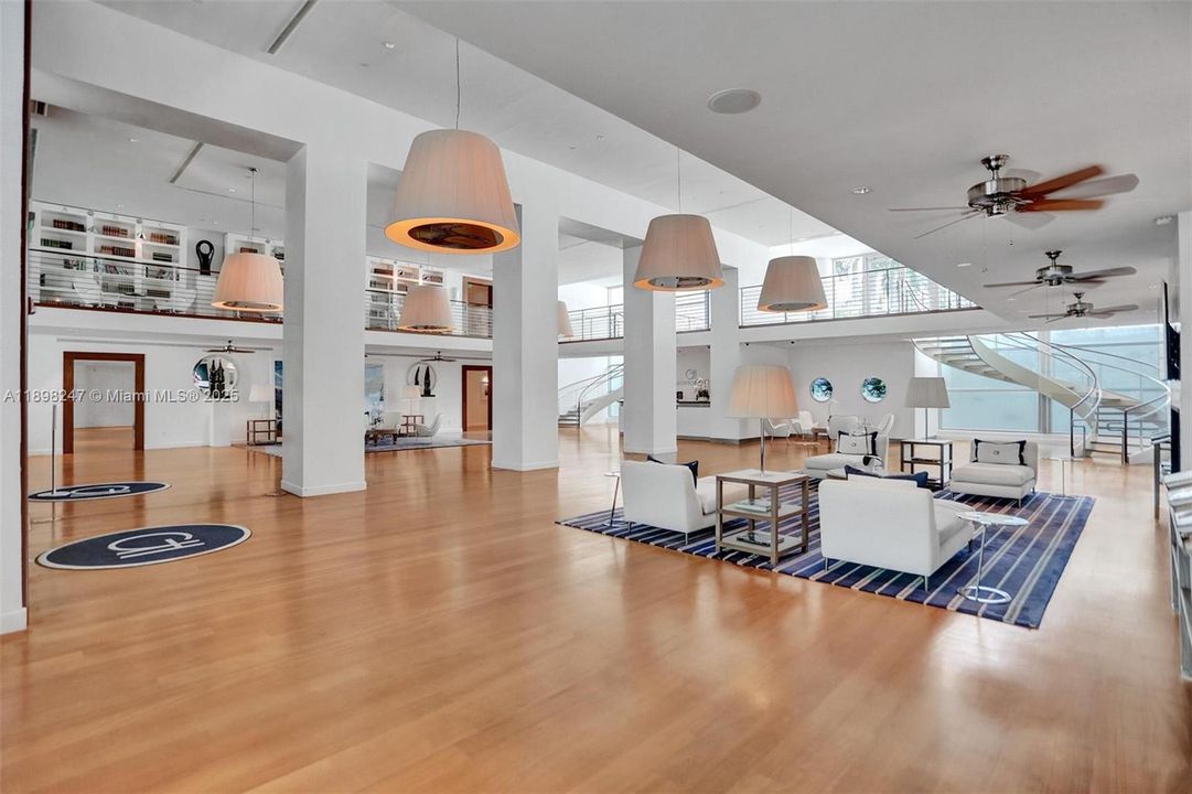 待售: $2,550,000 (2 贝兹, 2 浴室, 1756 平方英尺)