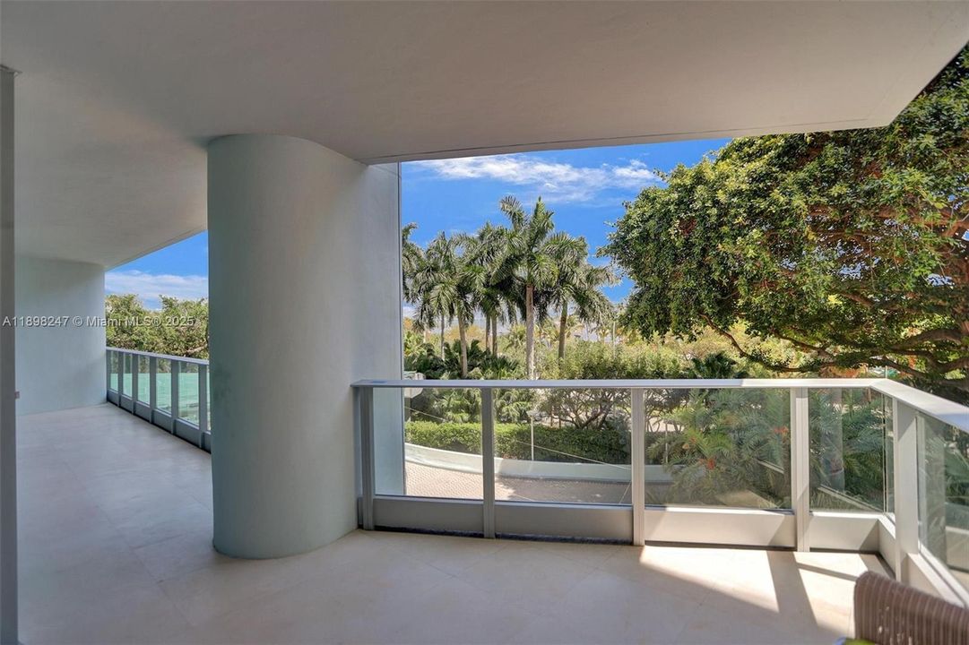 待售: $2,550,000 (2 贝兹, 2 浴室, 1756 平方英尺)