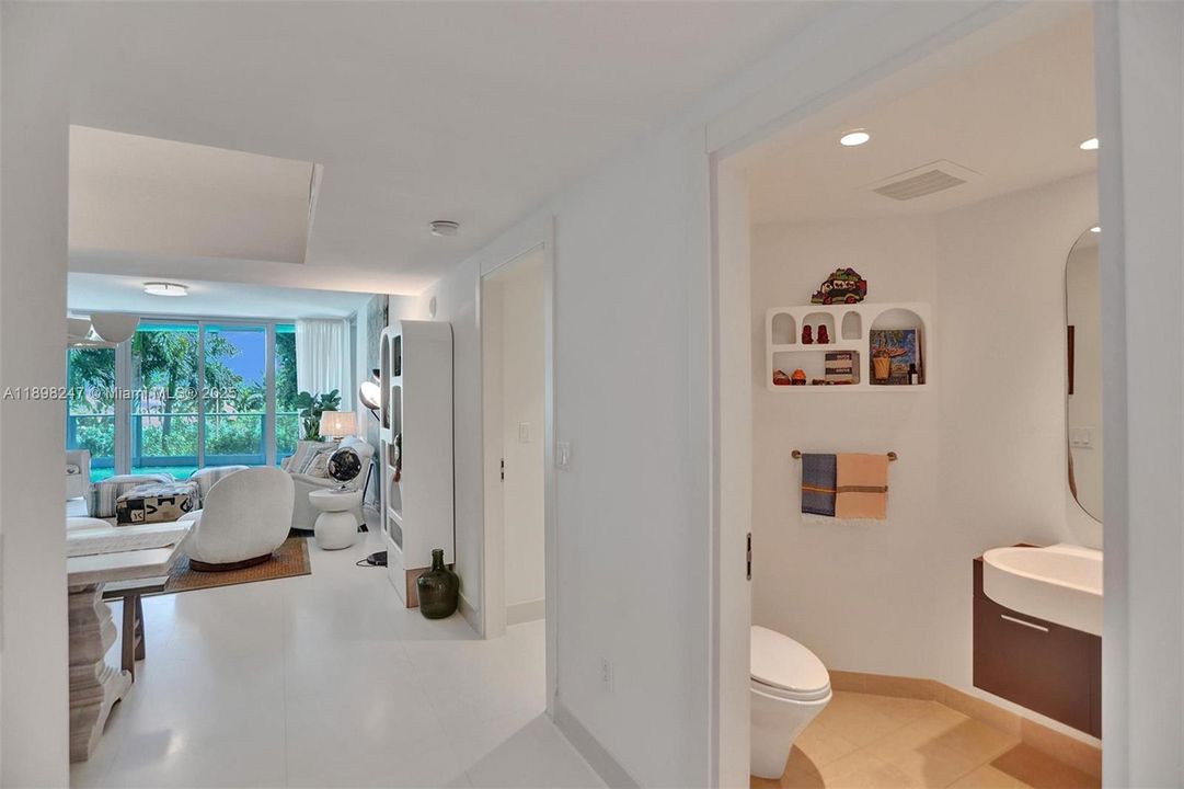 待售: $2,550,000 (2 贝兹, 2 浴室, 1756 平方英尺)