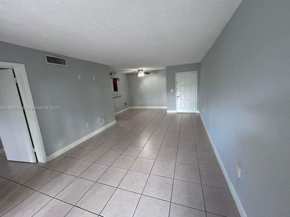 最近租的: $1,800 (1 贝兹, 1 浴室, 676 平方英尺)