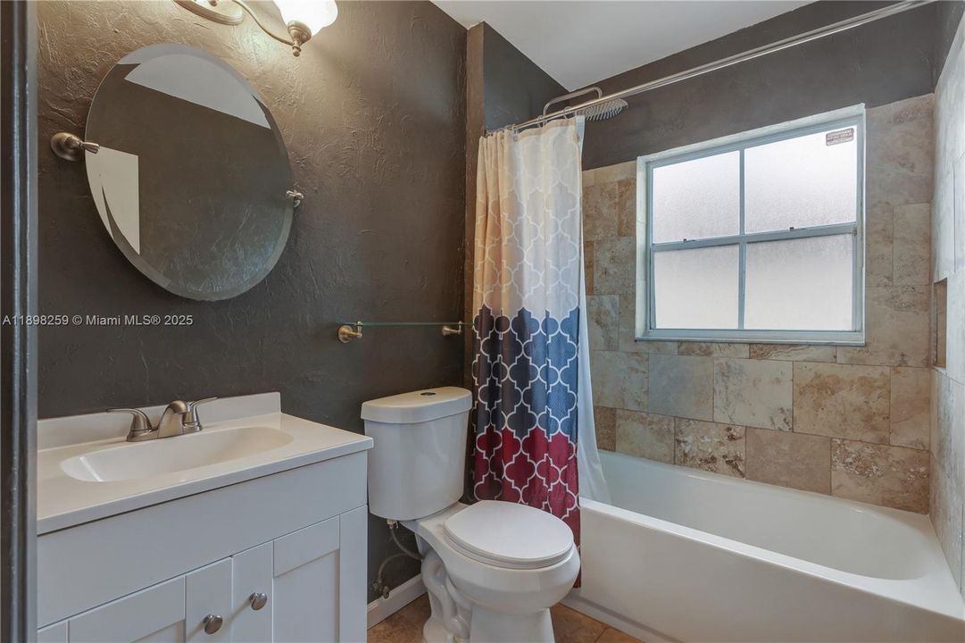 Active With Contract: $490,000 (3 beds, 2 baths, 1640 Square Feet)