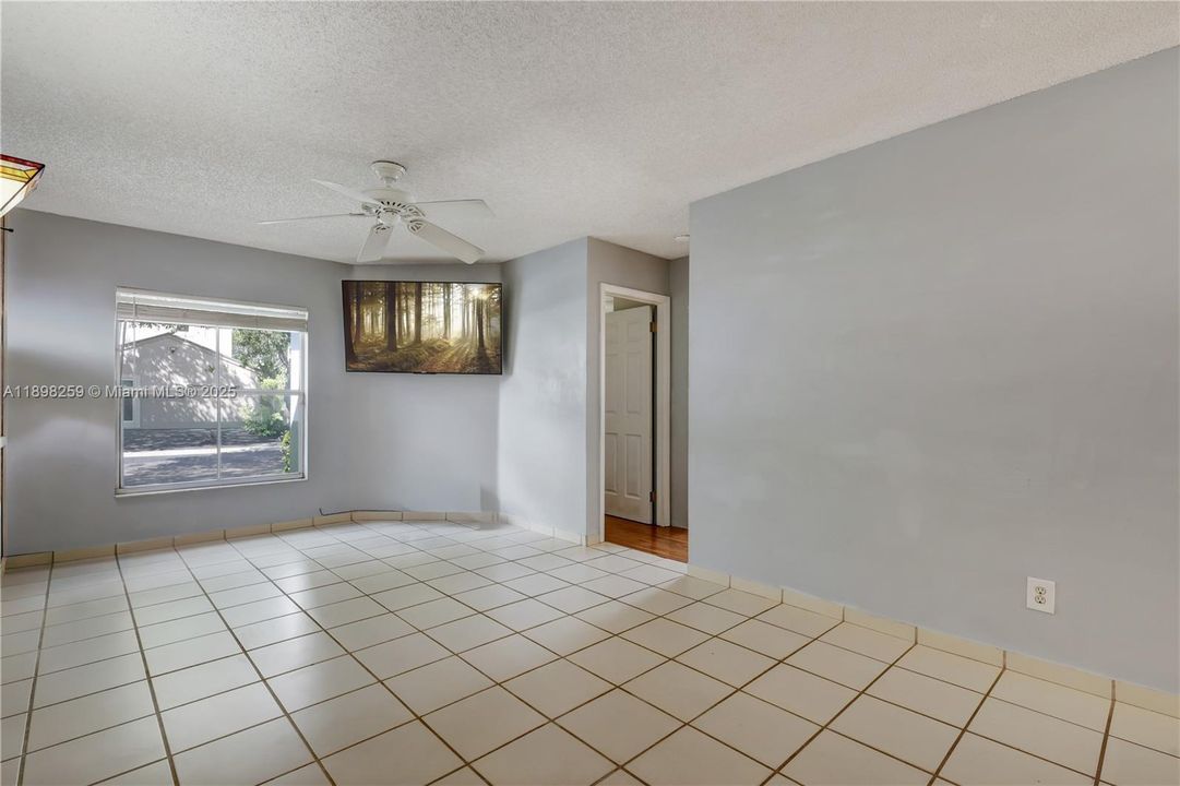 Active With Contract: $490,000 (3 beds, 2 baths, 1640 Square Feet)