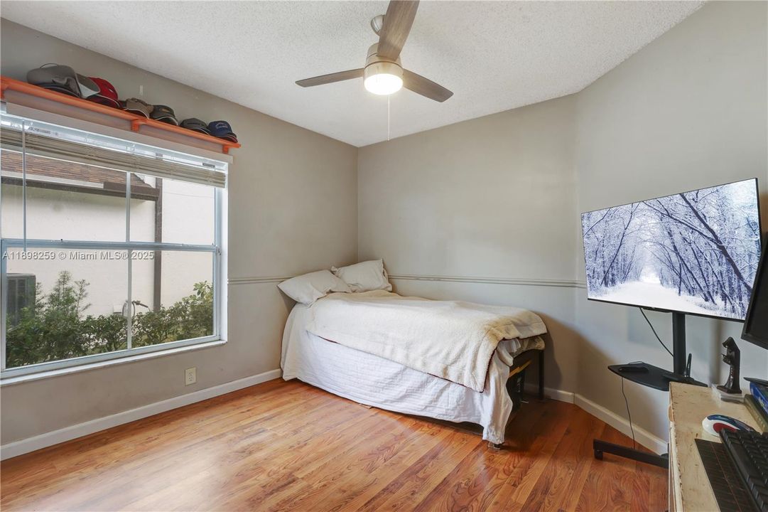 Active With Contract: $490,000 (3 beds, 2 baths, 1640 Square Feet)