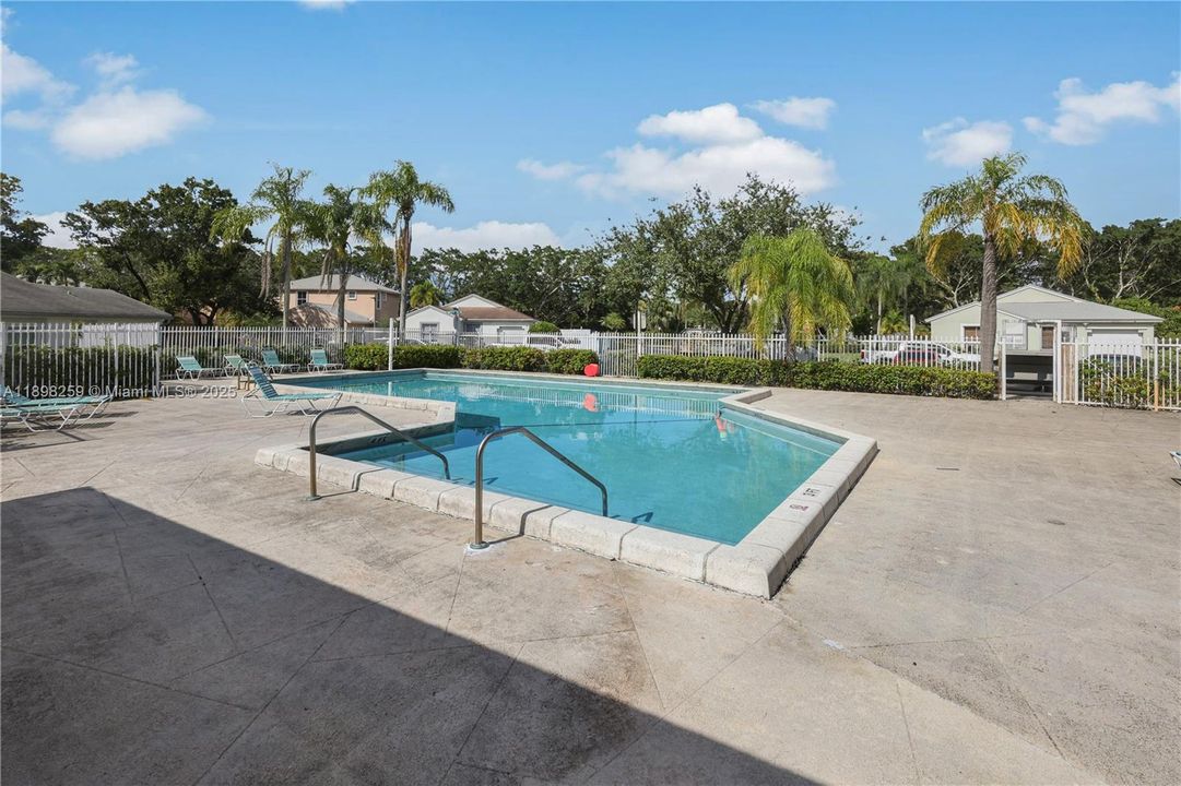 Active With Contract: $490,000 (3 beds, 2 baths, 1640 Square Feet)