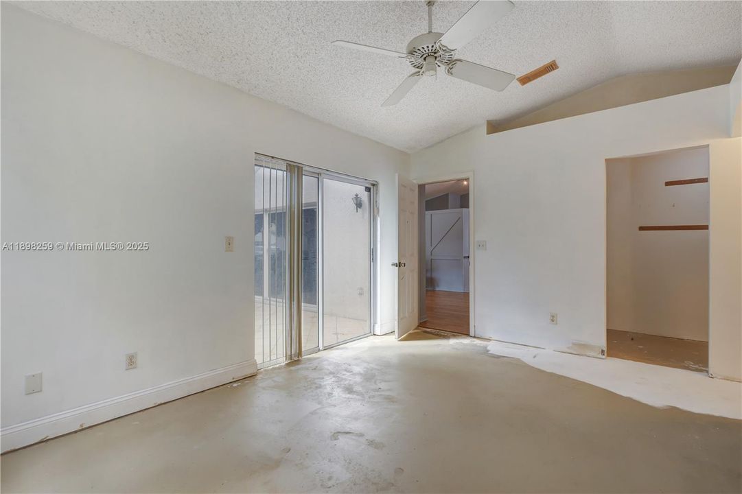 Active With Contract: $490,000 (3 beds, 2 baths, 1640 Square Feet)