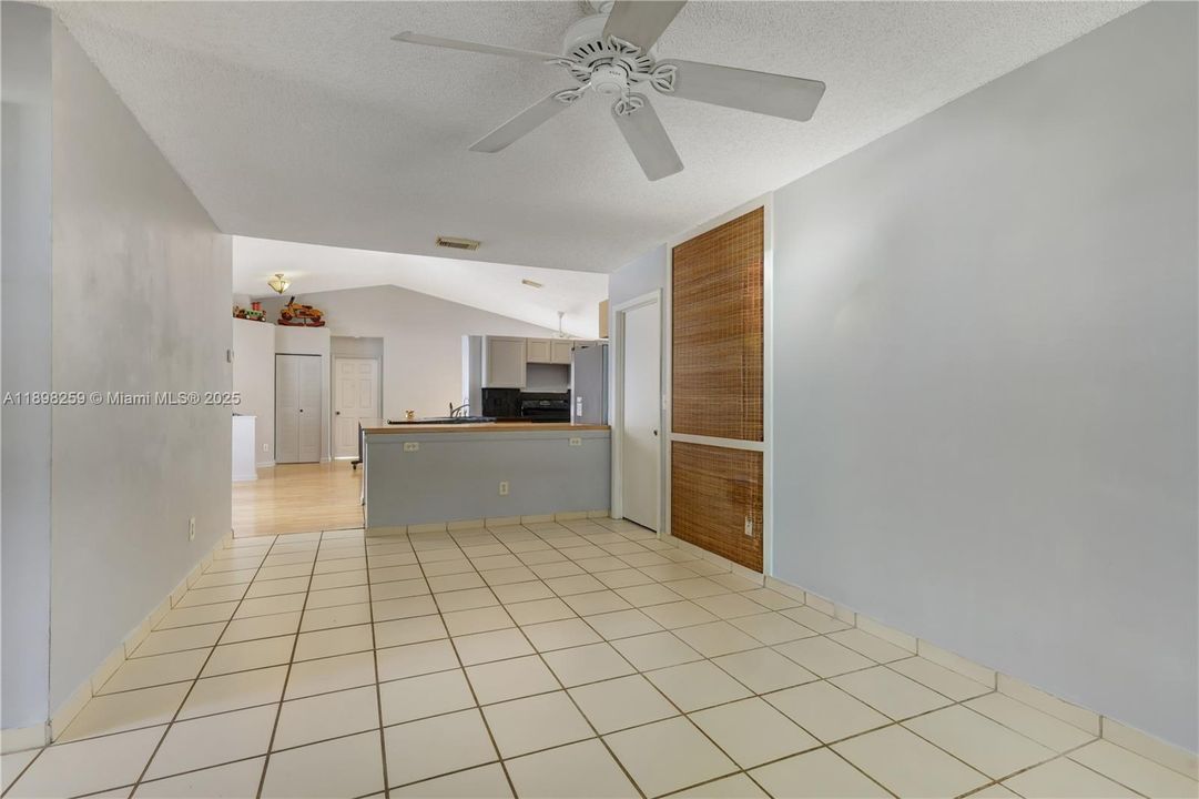 Active With Contract: $490,000 (3 beds, 2 baths, 1640 Square Feet)