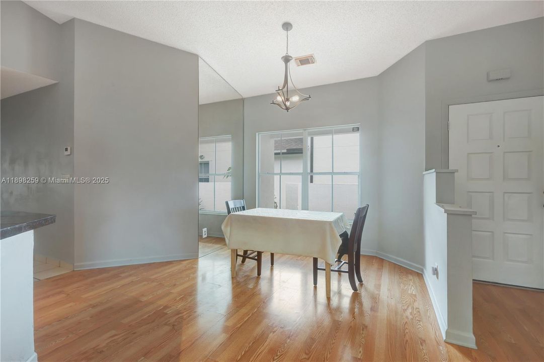 Active With Contract: $490,000 (3 beds, 2 baths, 1640 Square Feet)