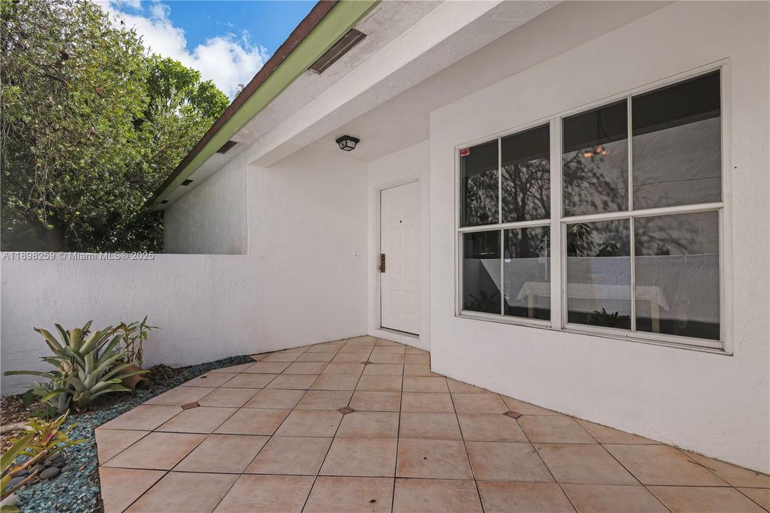 Active With Contract: $490,000 (3 beds, 2 baths, 1640 Square Feet)