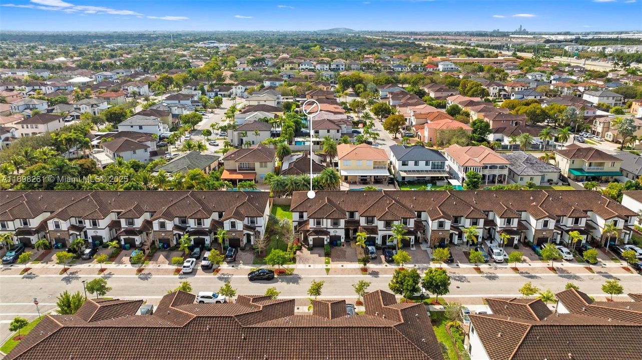 Active With Contract: $3,200 (3 beds, 2 baths, 1707 Square Feet)