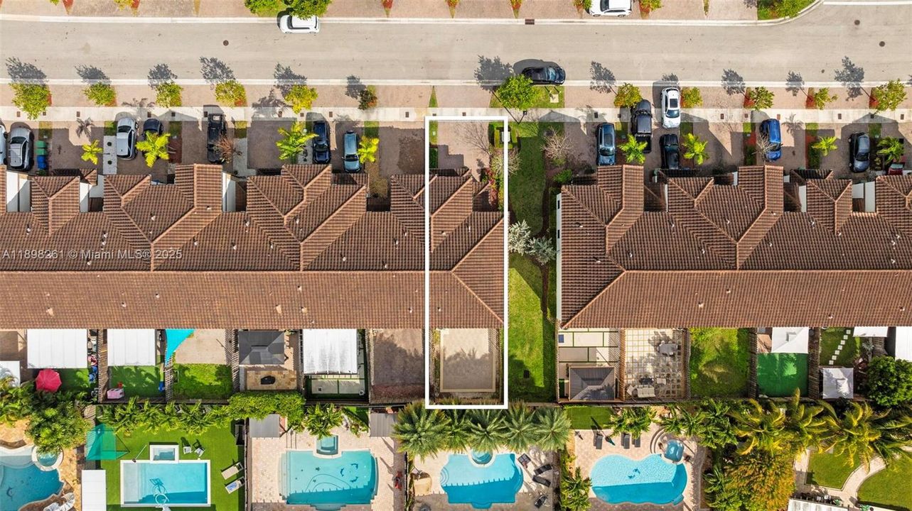 Active With Contract: $3,200 (3 beds, 2 baths, 1707 Square Feet)